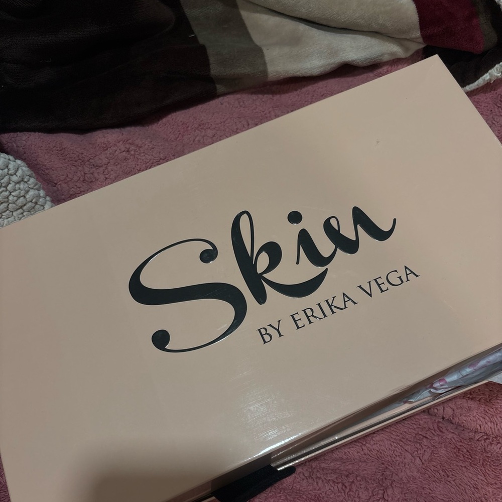 Skin by Erika Vega Makeup  body corset